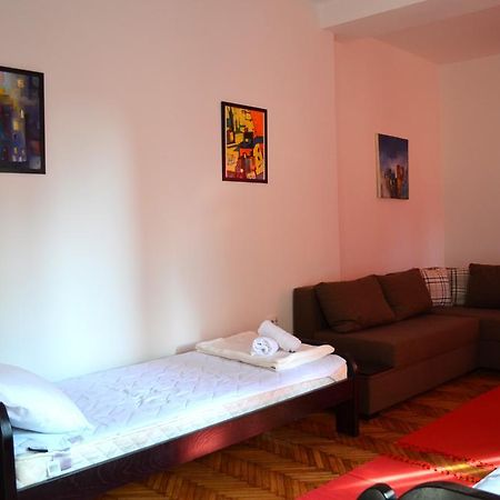 Apartmants Night Lux Ni 客房 照片